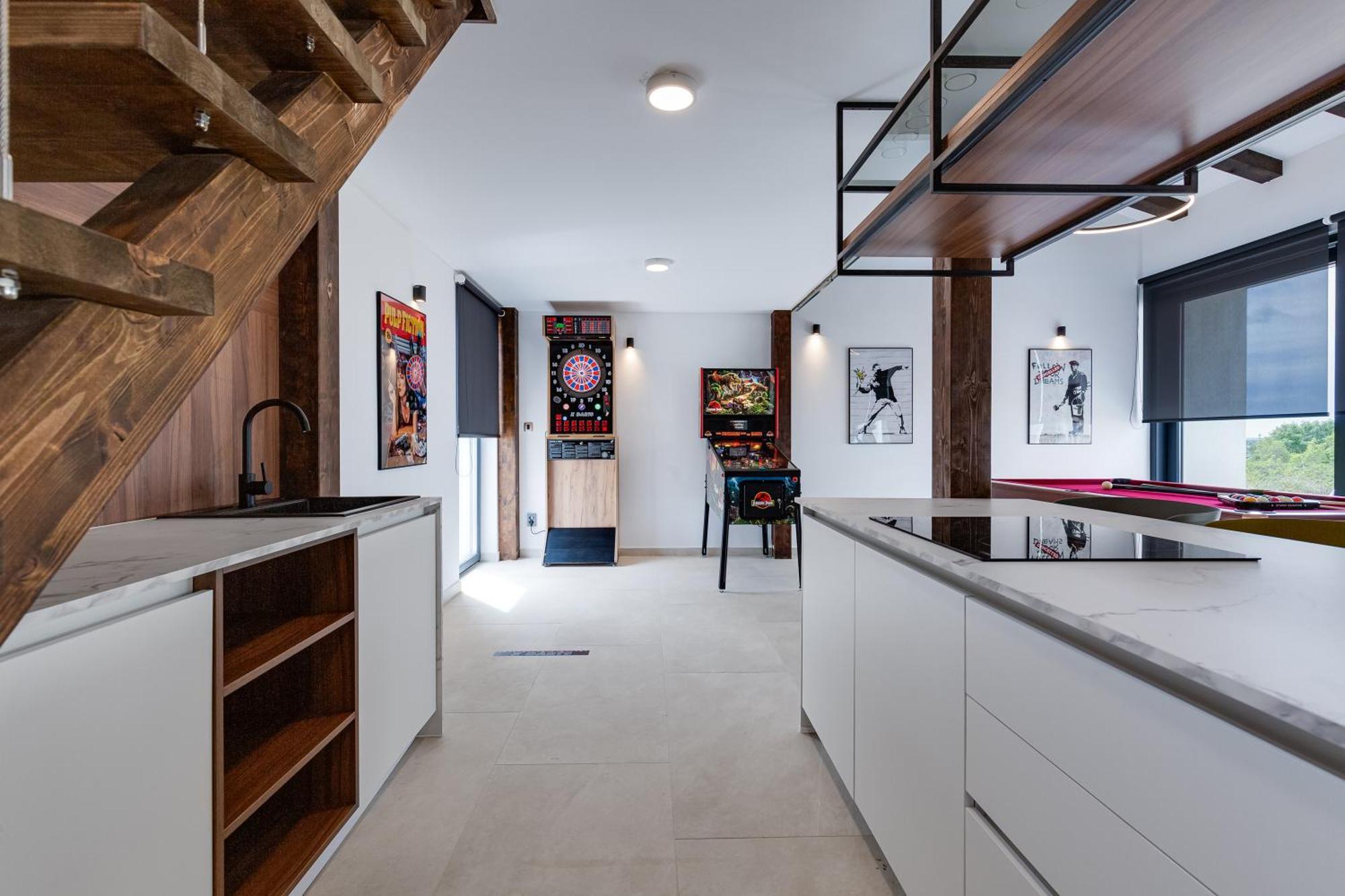 Villa T, Spacious With Heated Pool, Hot Tub & Sauna Rastevic Eksteriør billede
