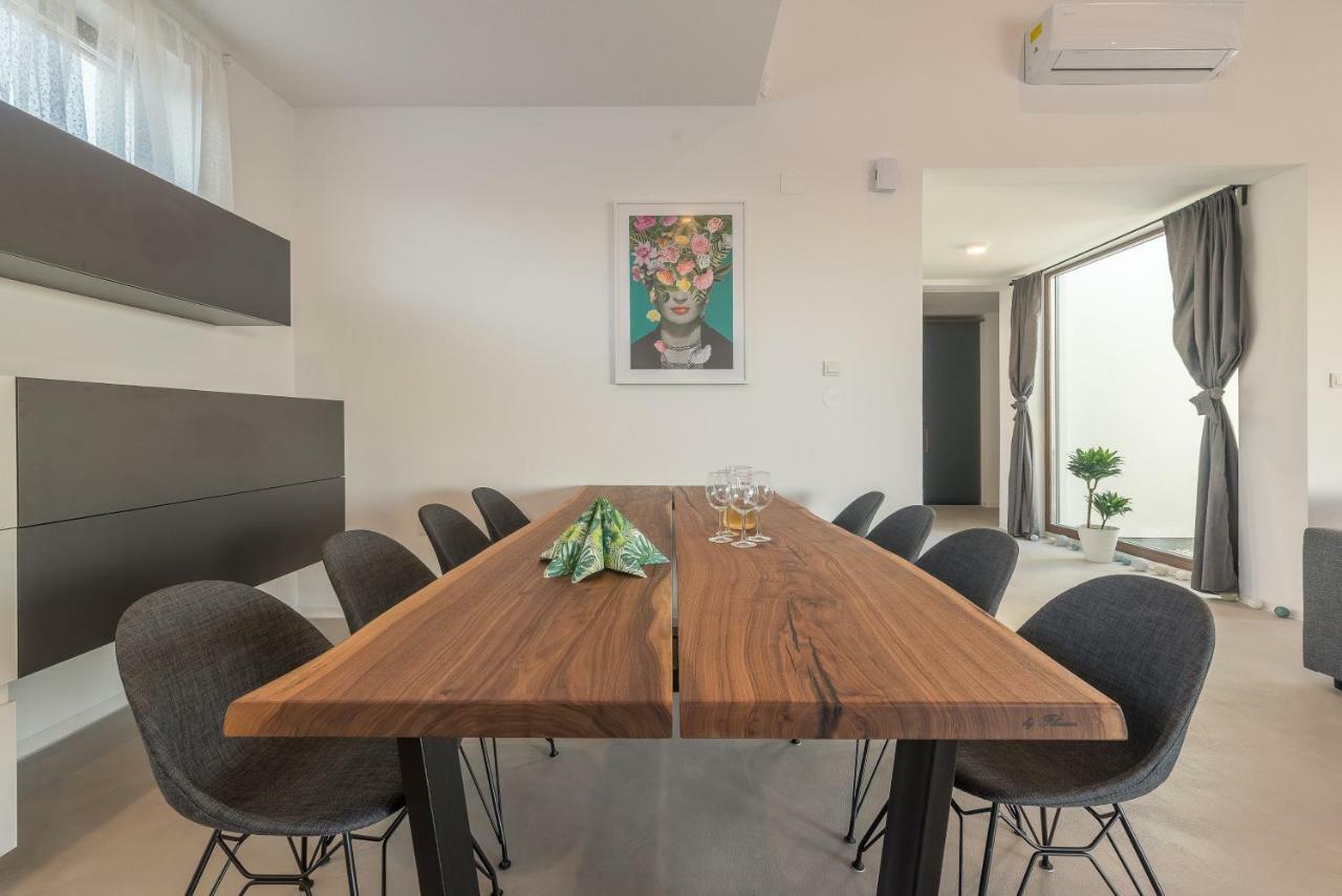 Villa T, Spacious With Heated Pool, Hot Tub & Sauna Rastevic Eksteriør billede